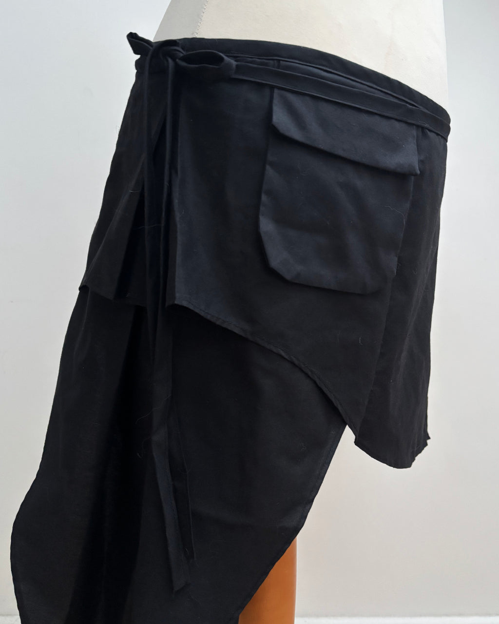 STUDIO SAMPLE 02: Asymmetric pocket layer skirt