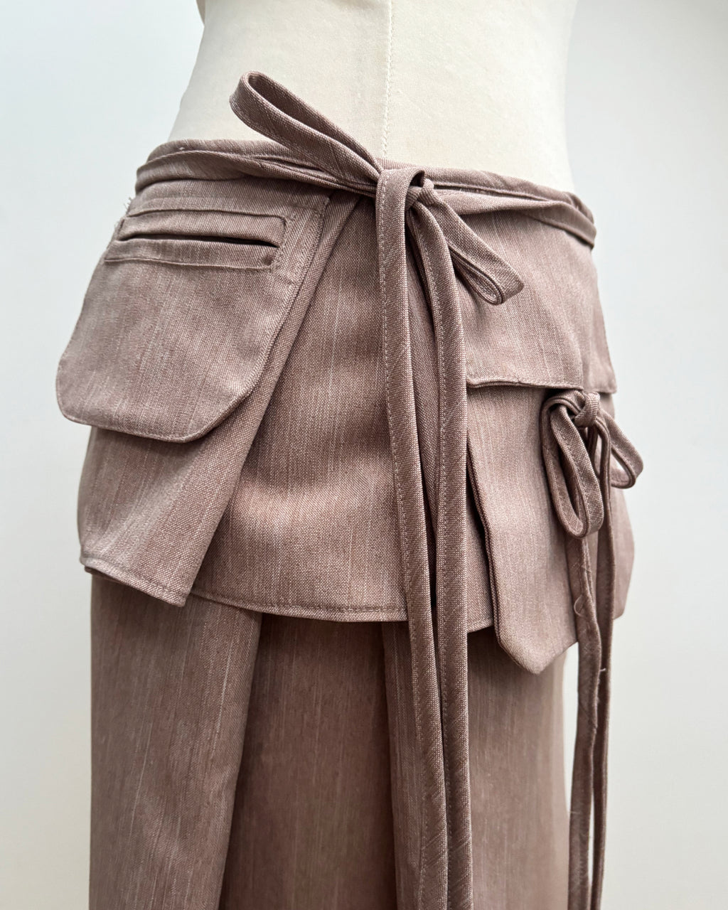 STUDIO SAMPLE 02: Asymmetric pocket layer skirt in beige