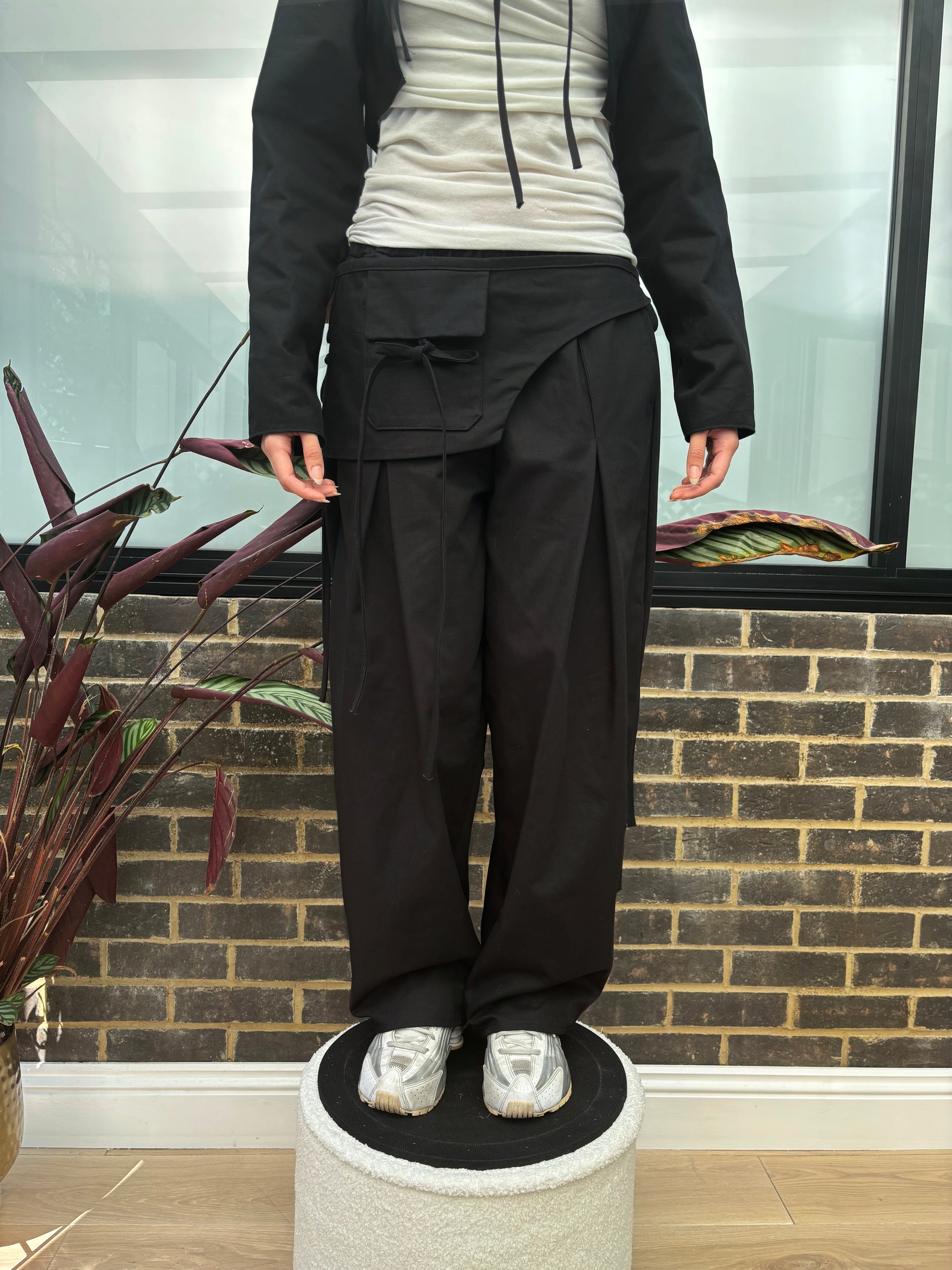 Aya Kaya Trousers Set in Black