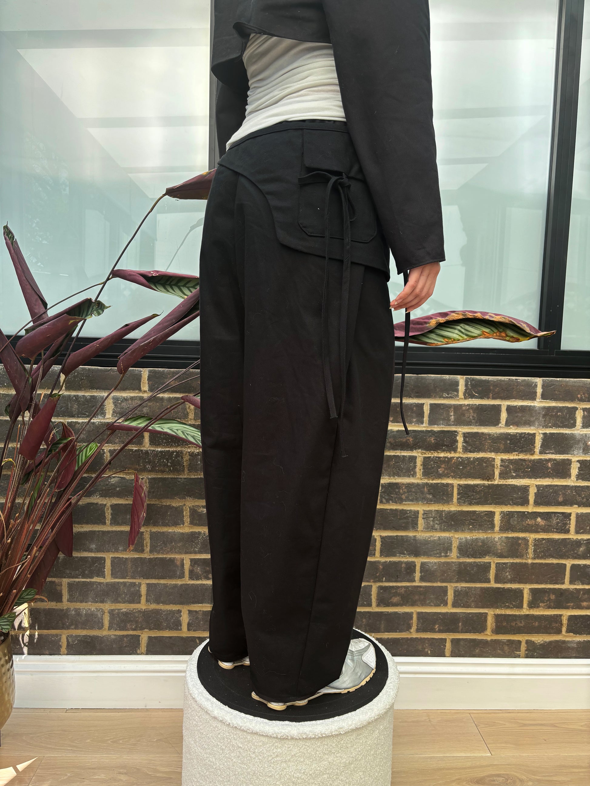 Aya Pleat Trousers in Black
