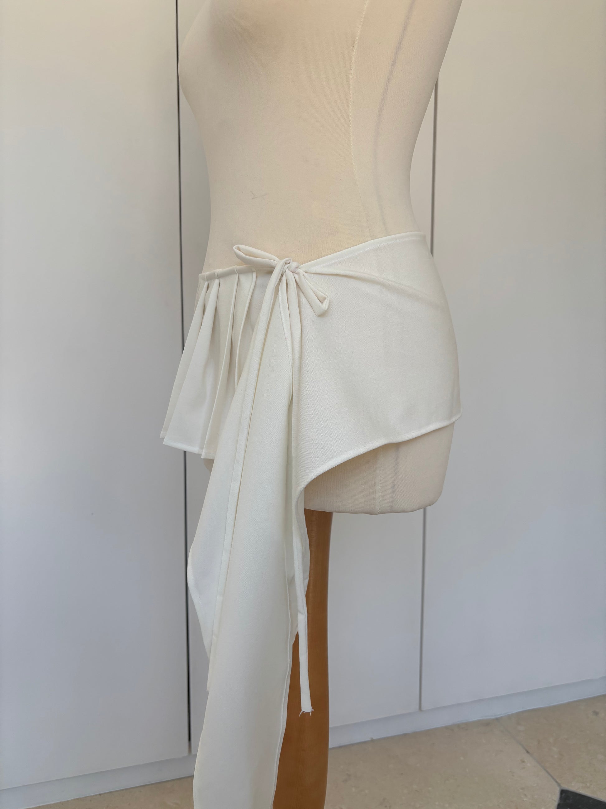 STUDIO SAMPLE S/S Layers: White Pleat Layer Skirt